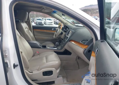 2010 Lincoln Mkt z USA, uszkodzony, nr VIN 2LMHJ5AT0ABJ12559